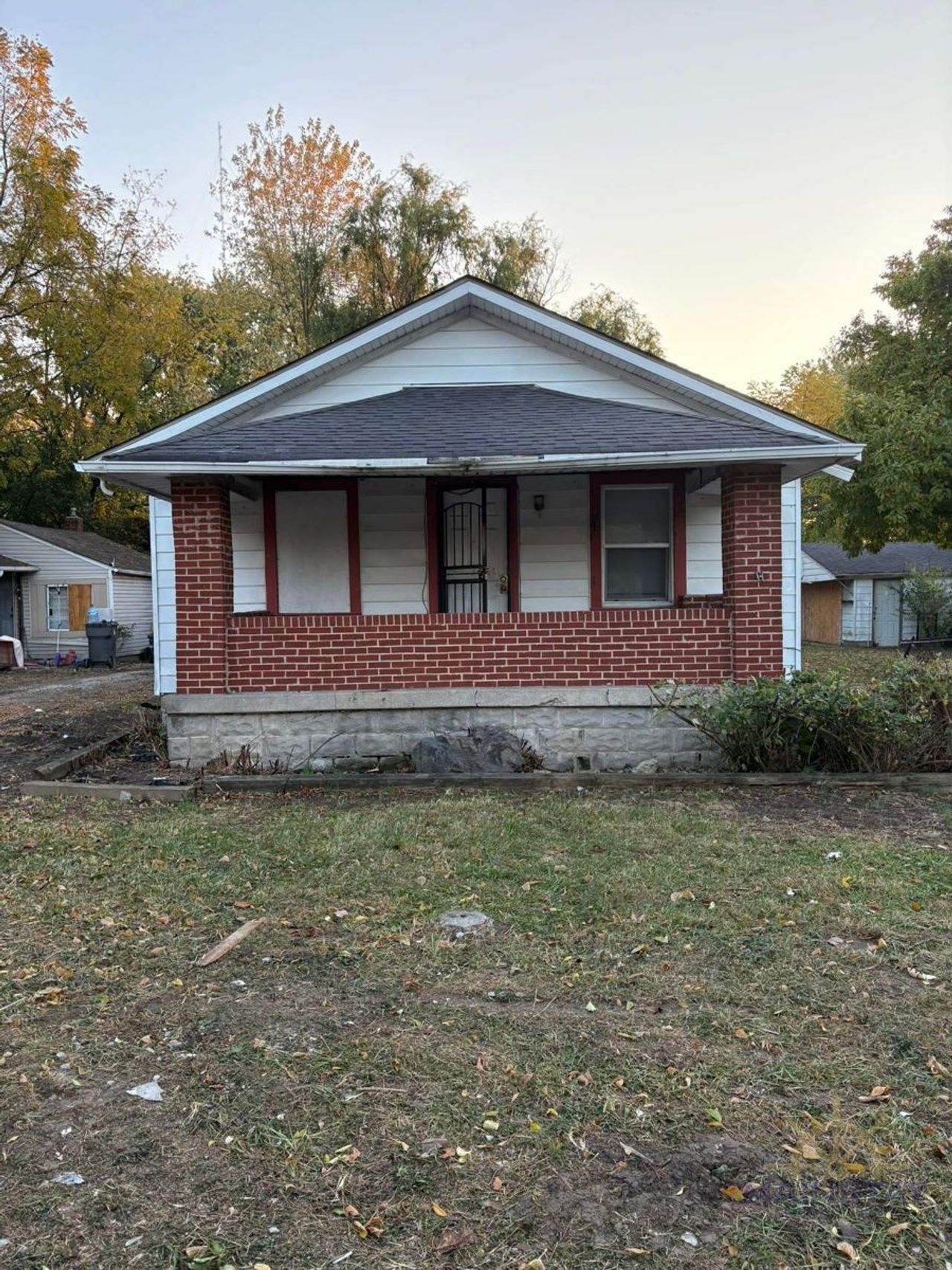 listing, photo 1