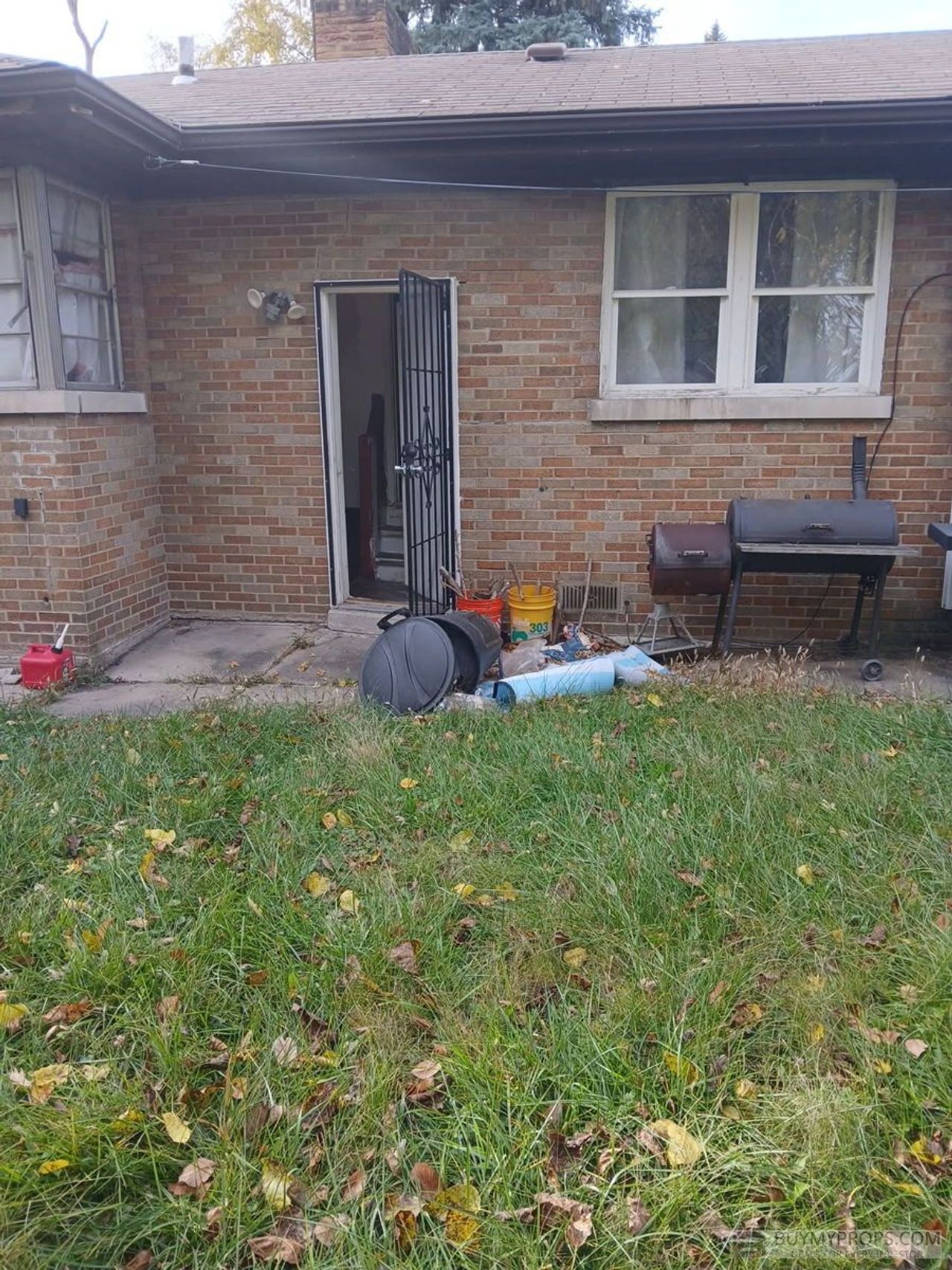 listing, photo 1