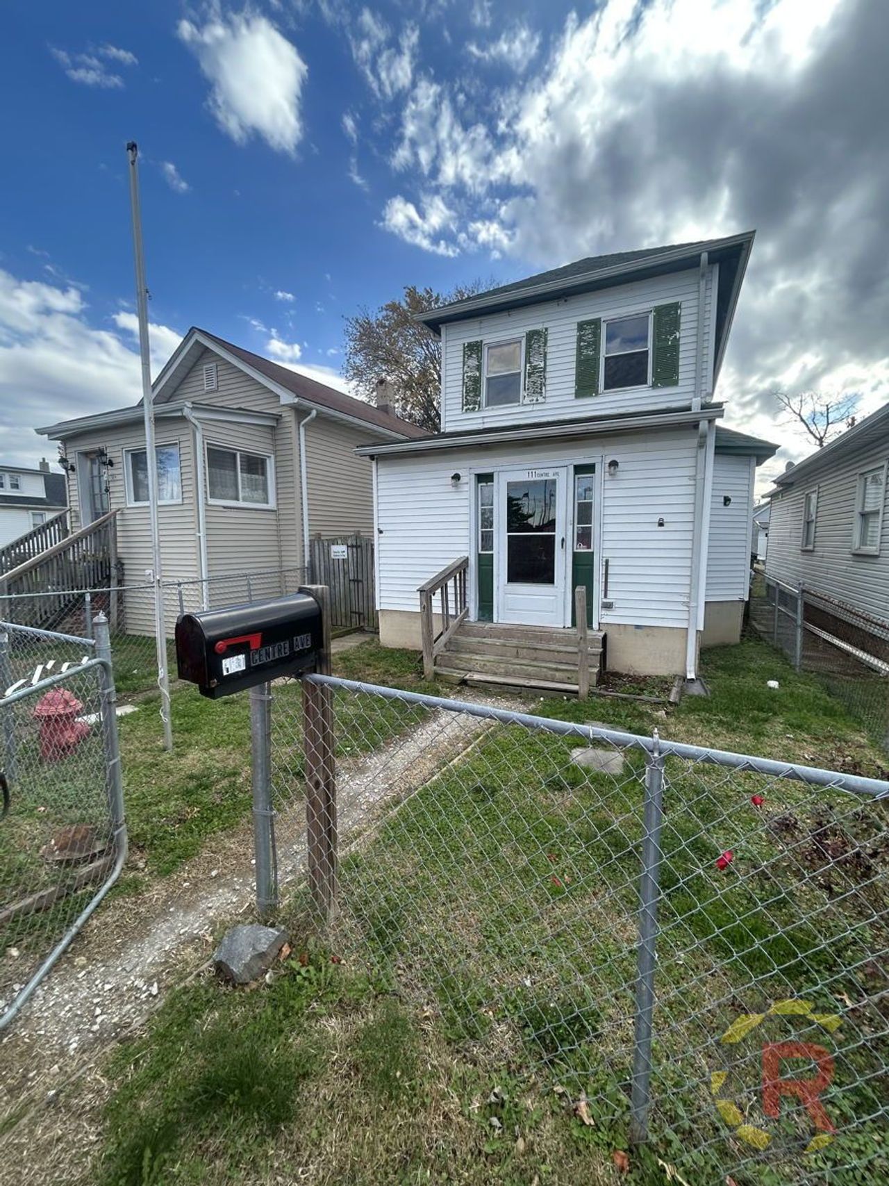 listing, photo 1