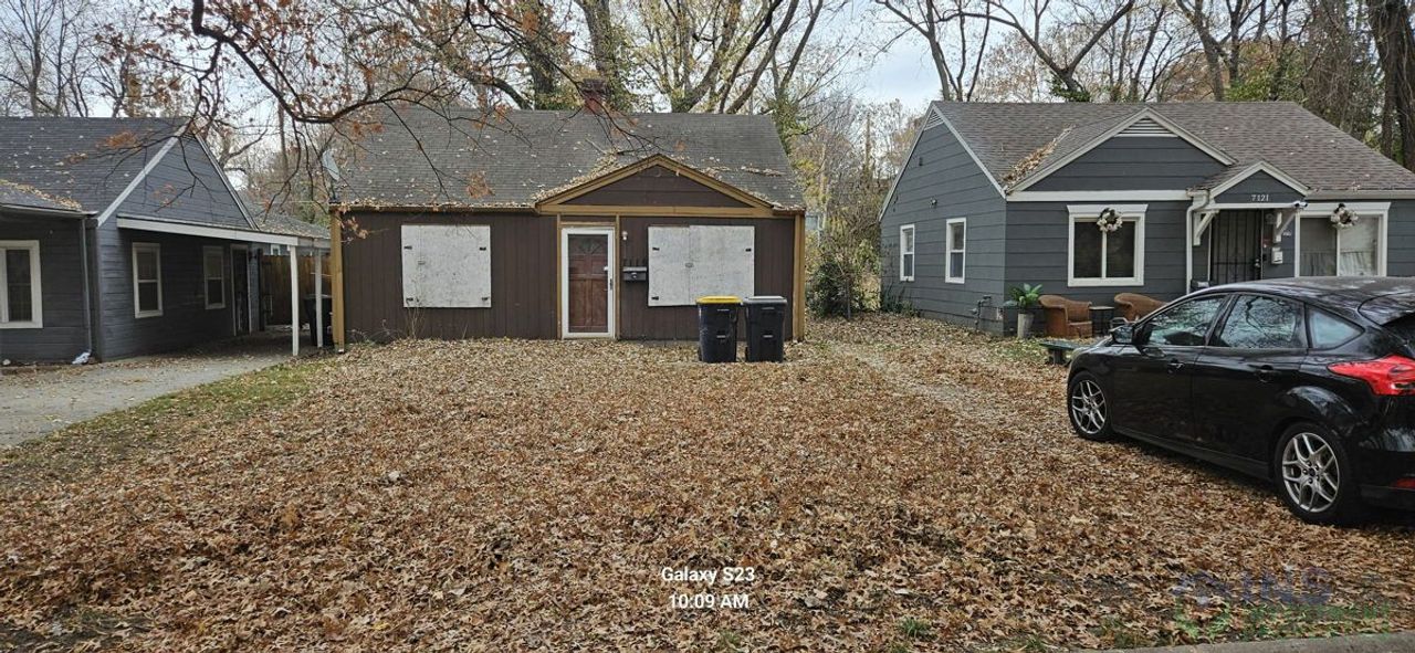 listing, photo 1