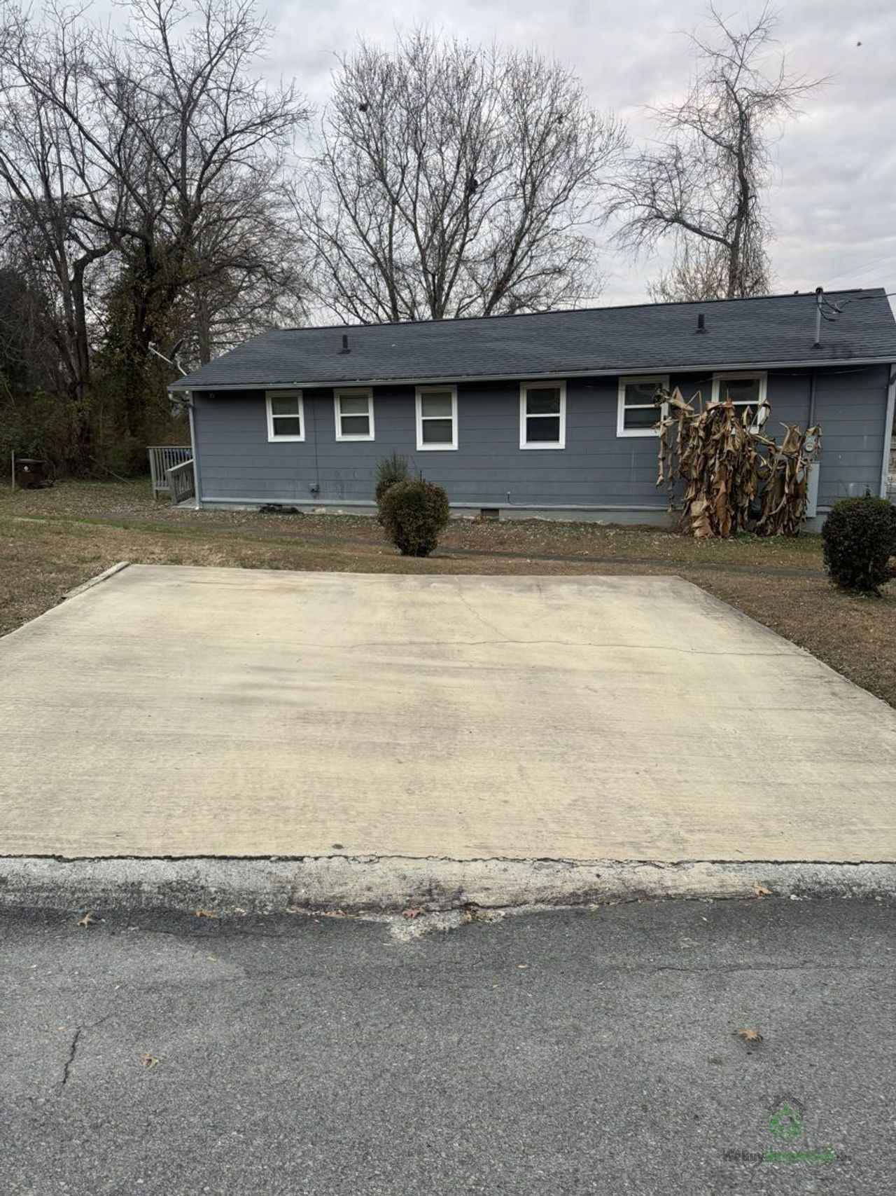 listing, photo 1
