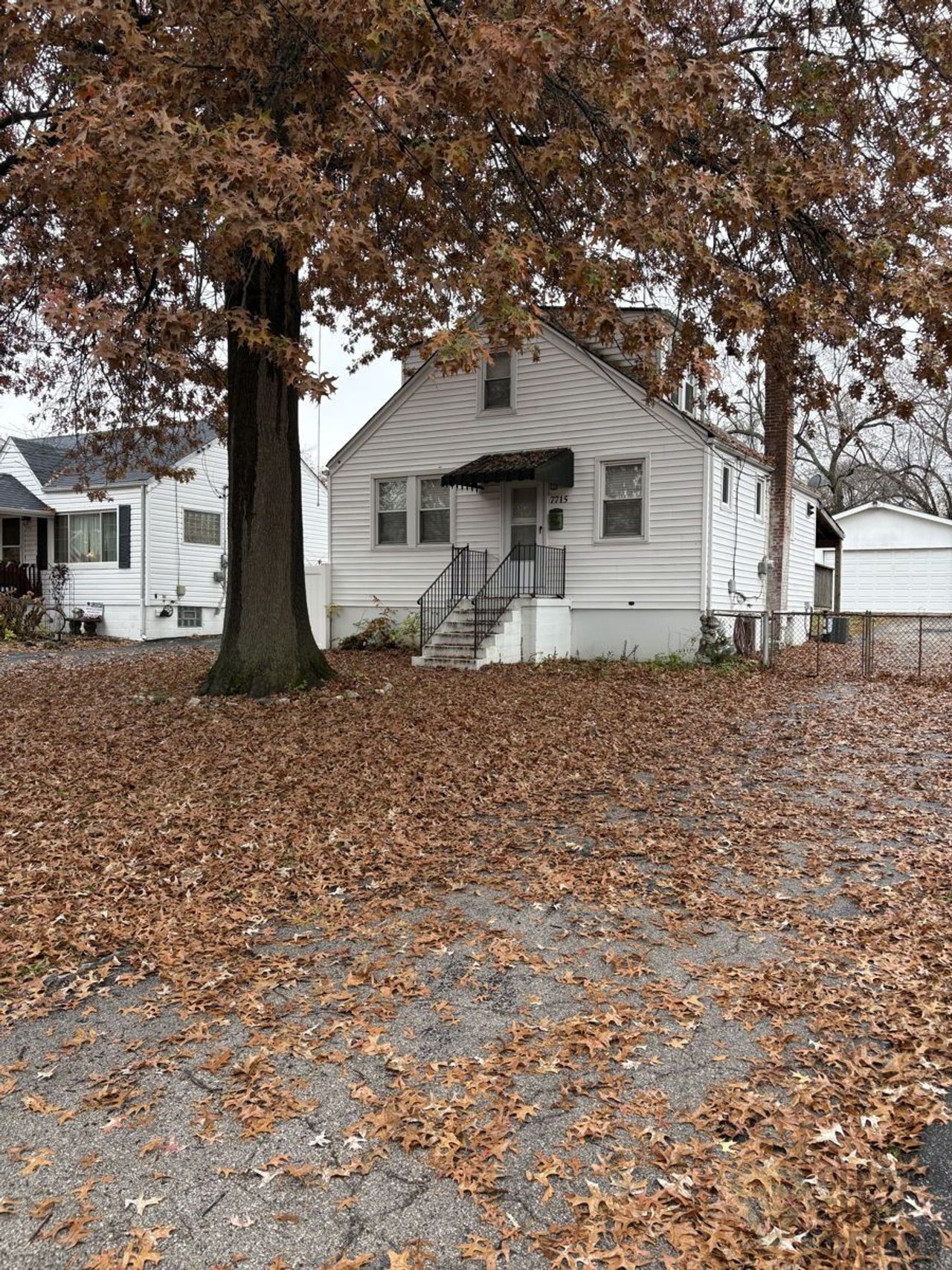 listing, photo 1
