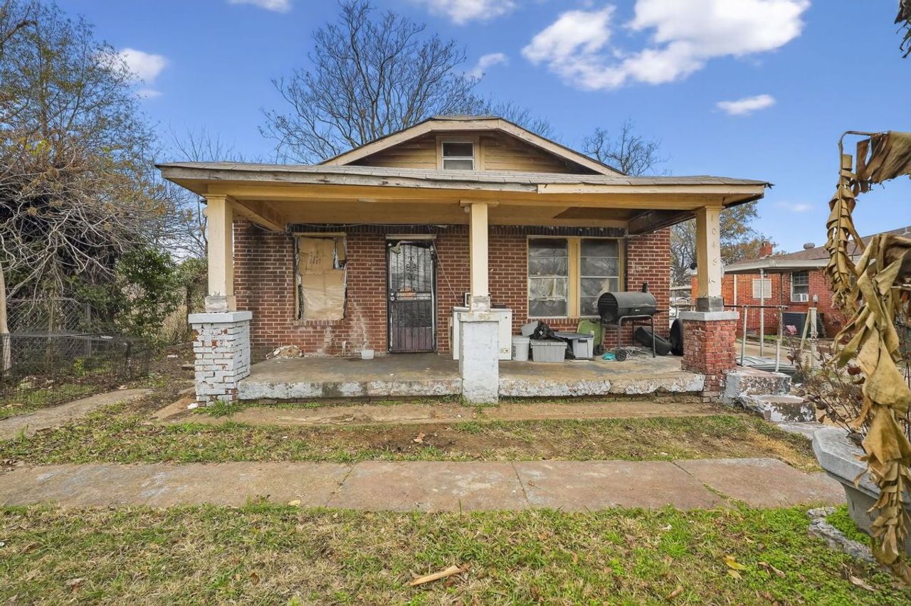 listing, photo 1