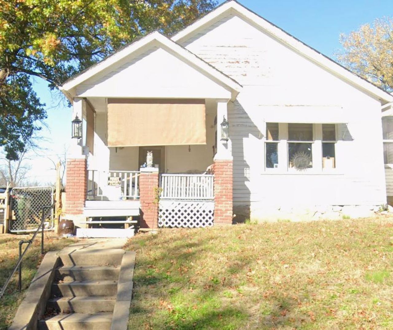 listing, photo 1