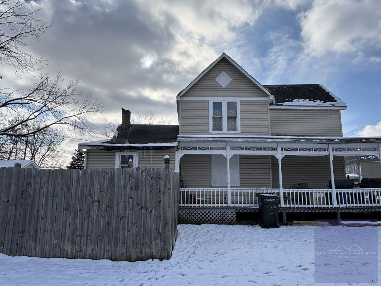 listing, photo 1