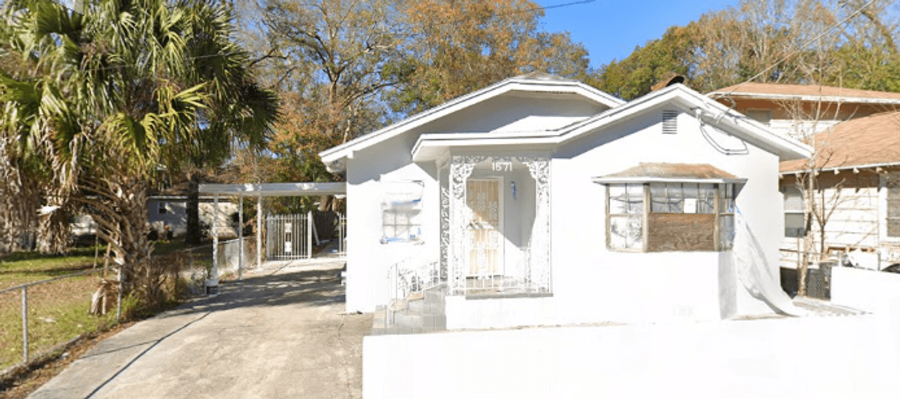 listing, photo 1