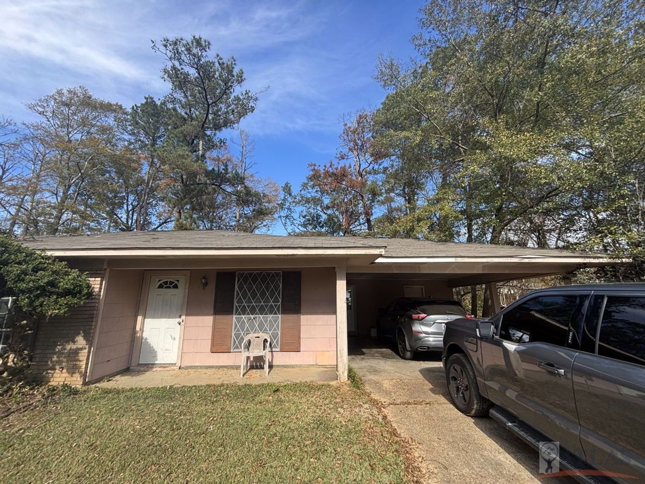 listing, photo 1