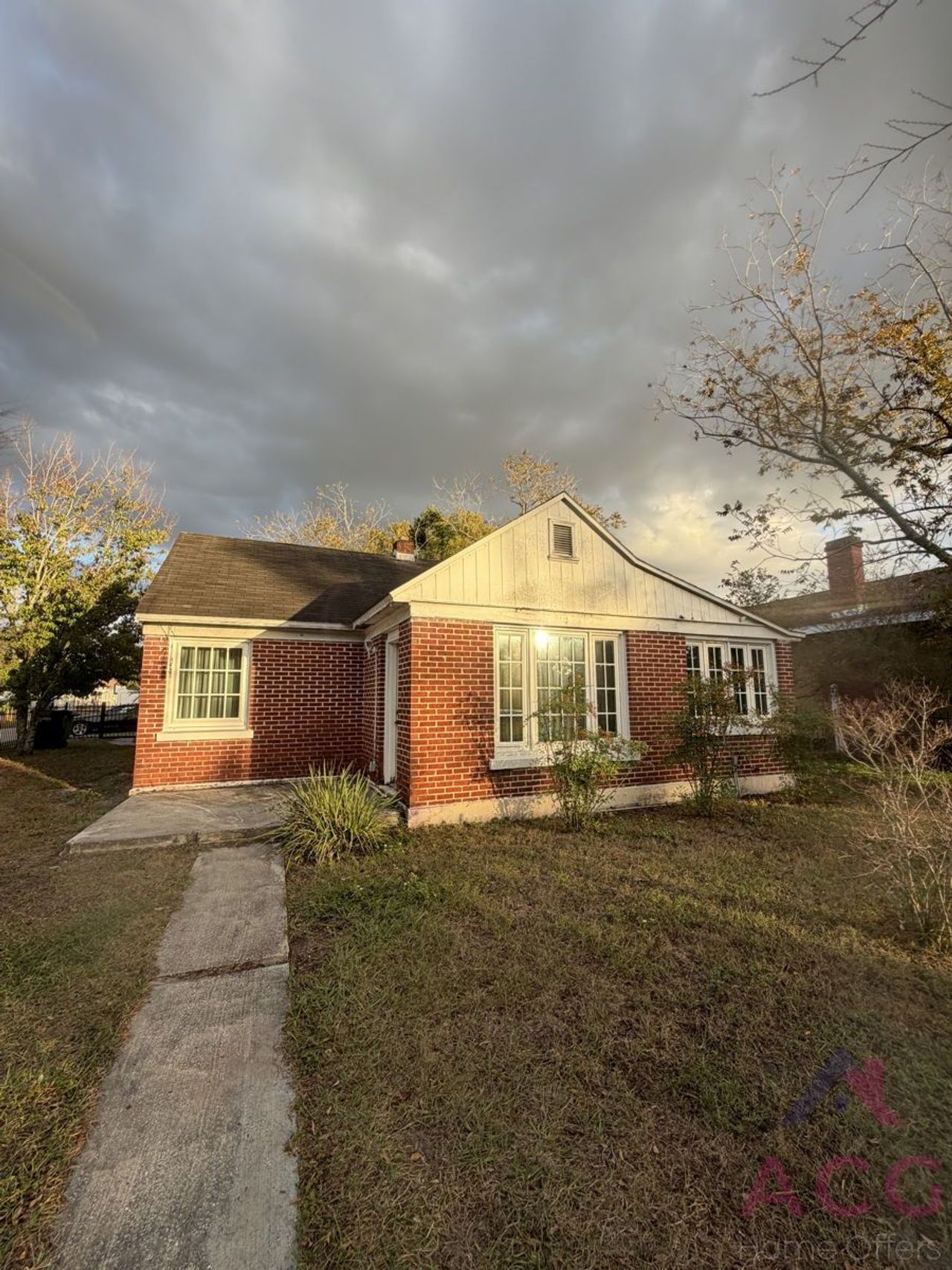 listing, photo 1