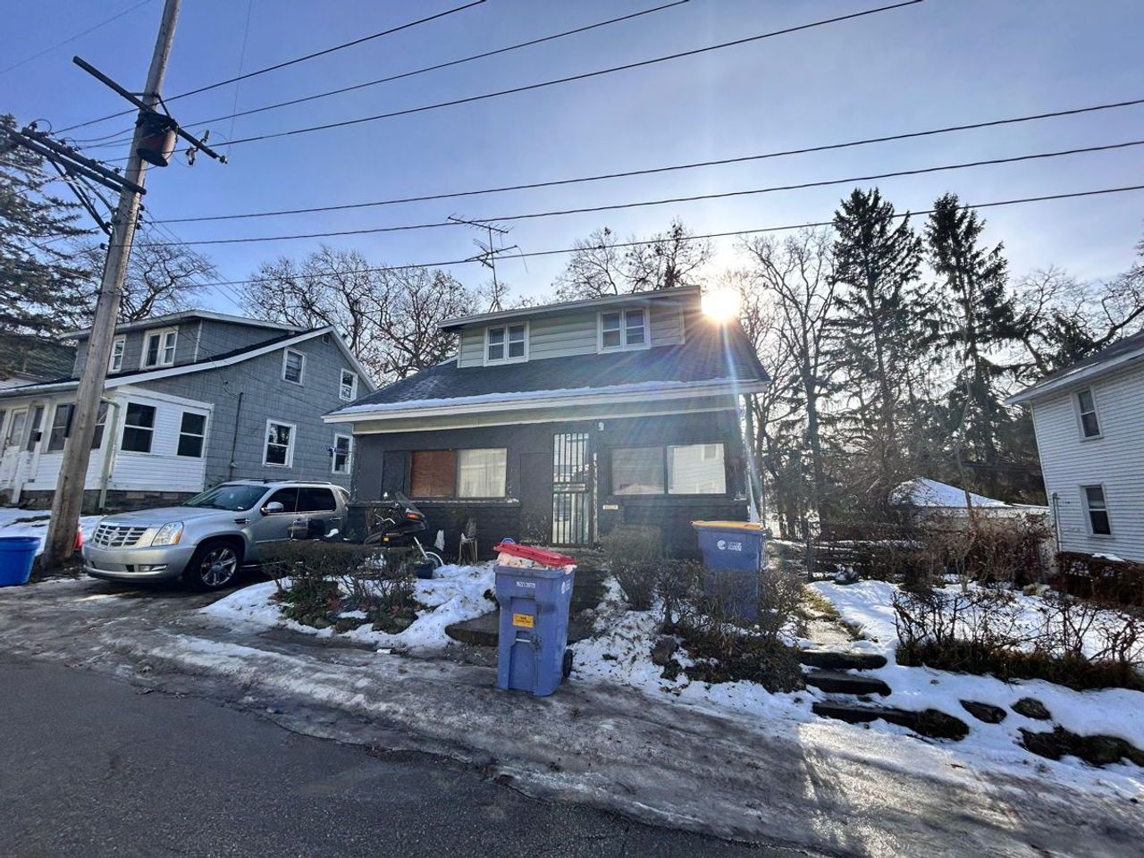 listing, photo 1