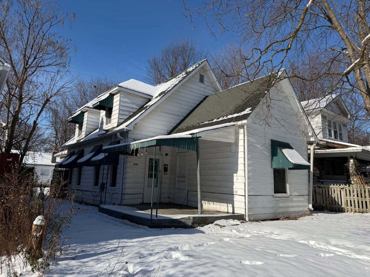 listing, photo 1