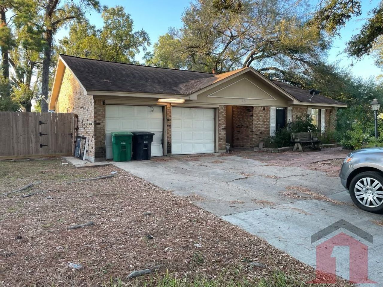 listing, photo 1