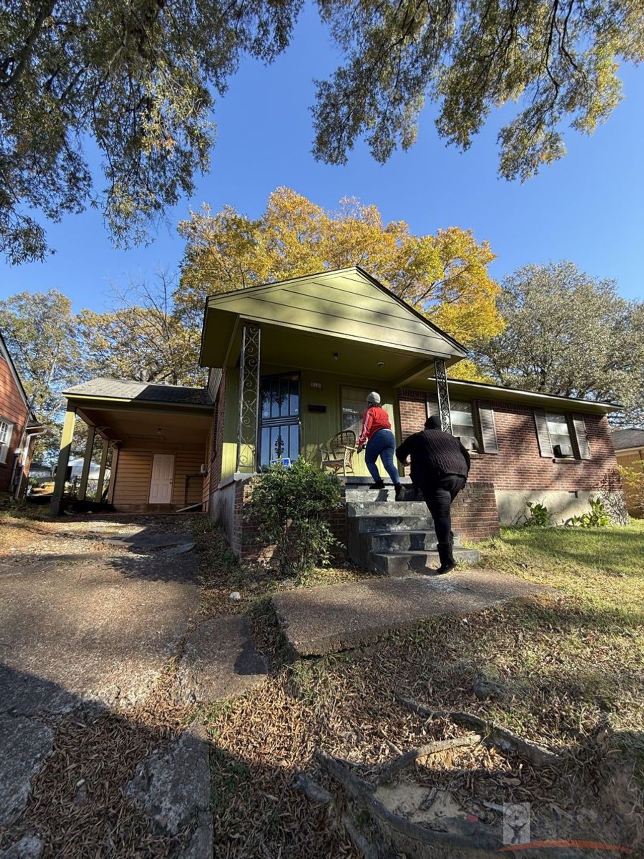 listing, photo 1