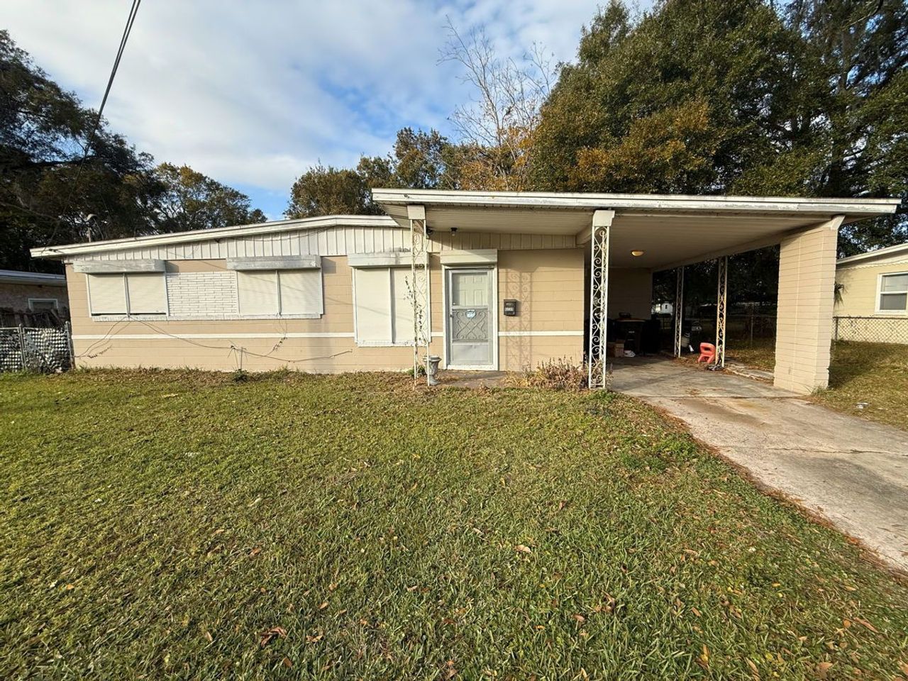 listing, photo 1
