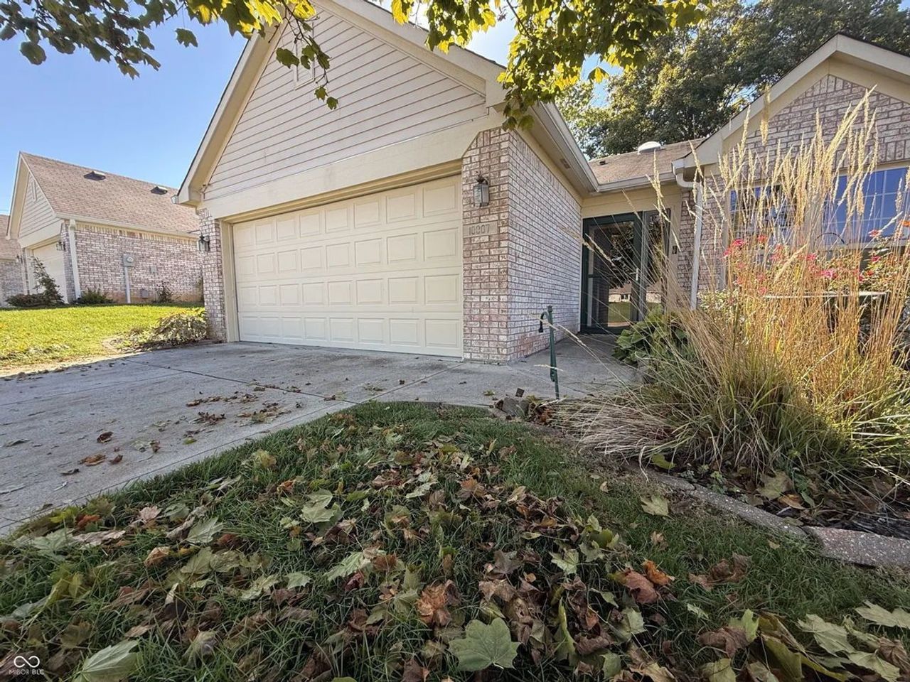 listing, photo 1