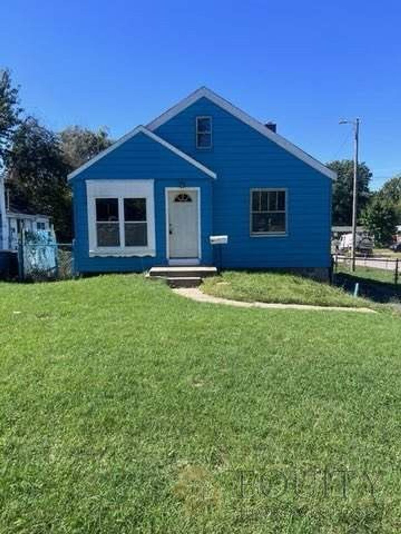 listing, photo 1