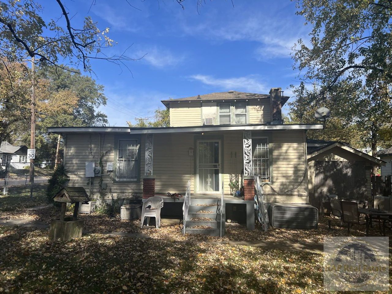 listing, photo 1