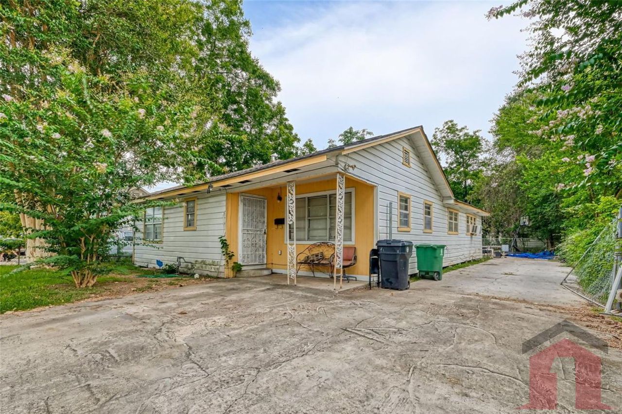 listing, photo 1