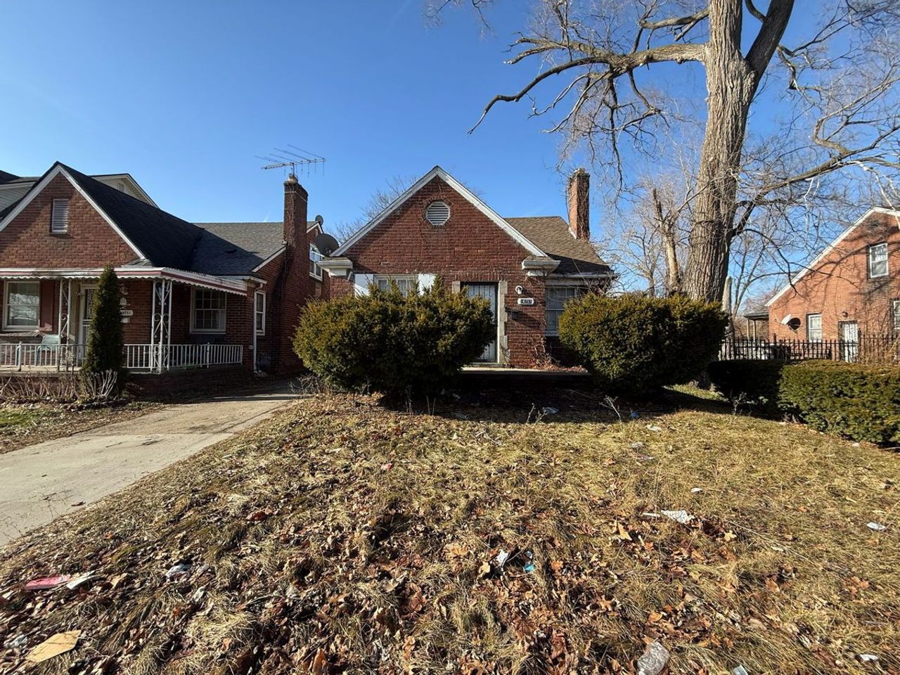 listing, photo 1