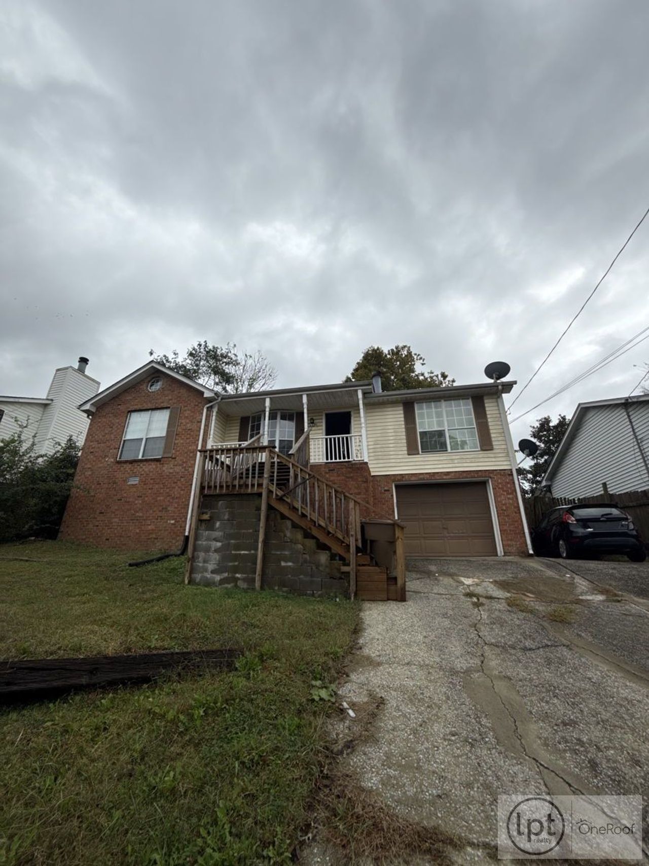 listing, photo 1