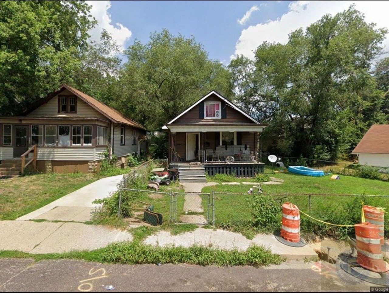 listing, photo 1