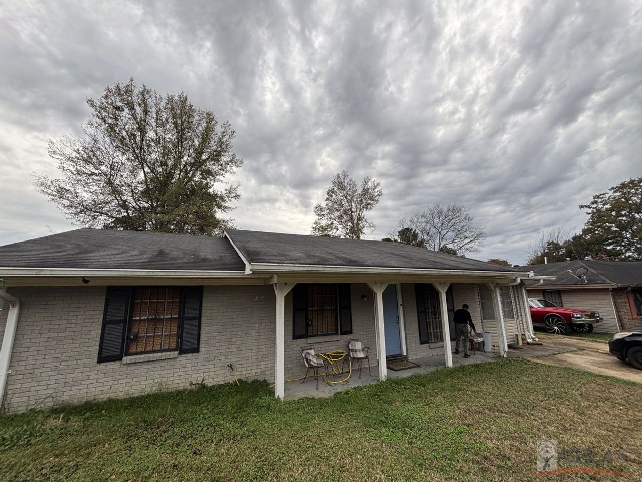listing, photo 1