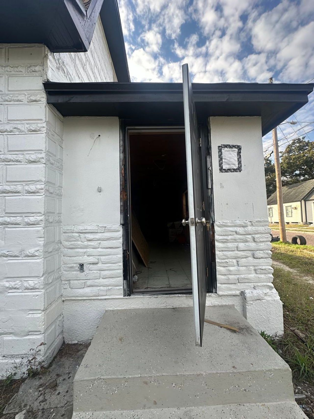 listing, photo 1