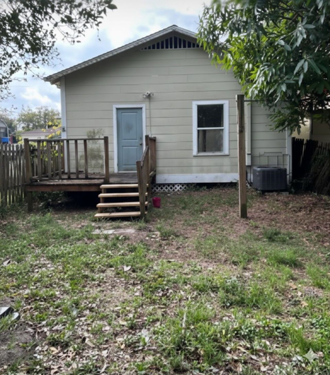 listing, photo 1