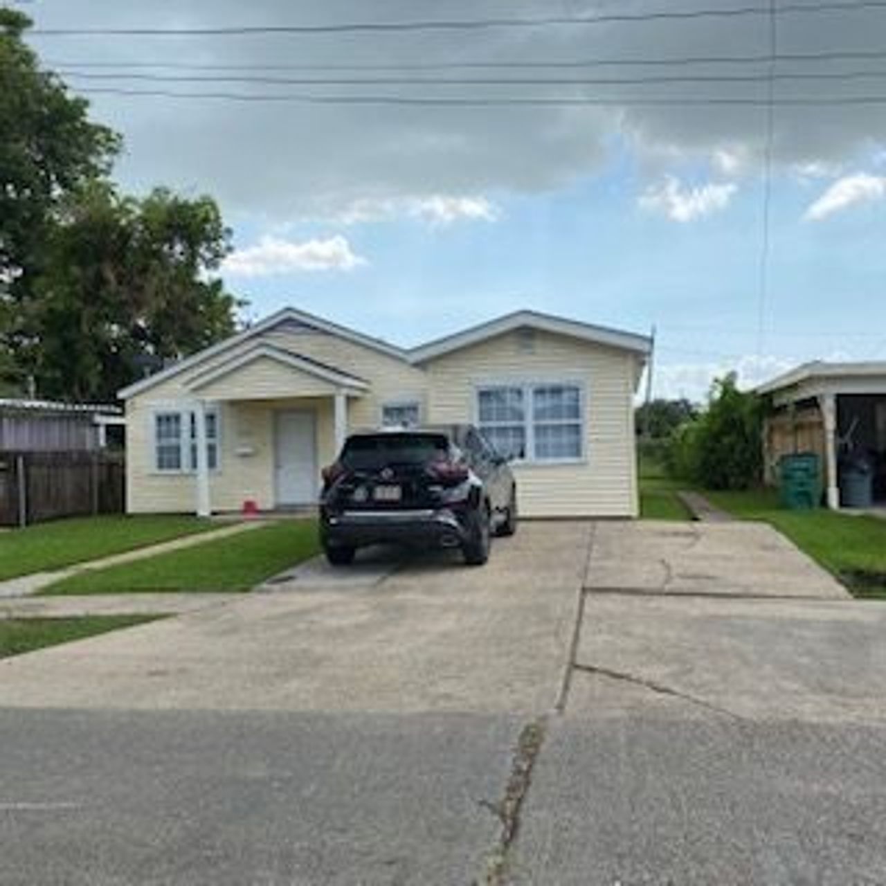 listing, photo 1
