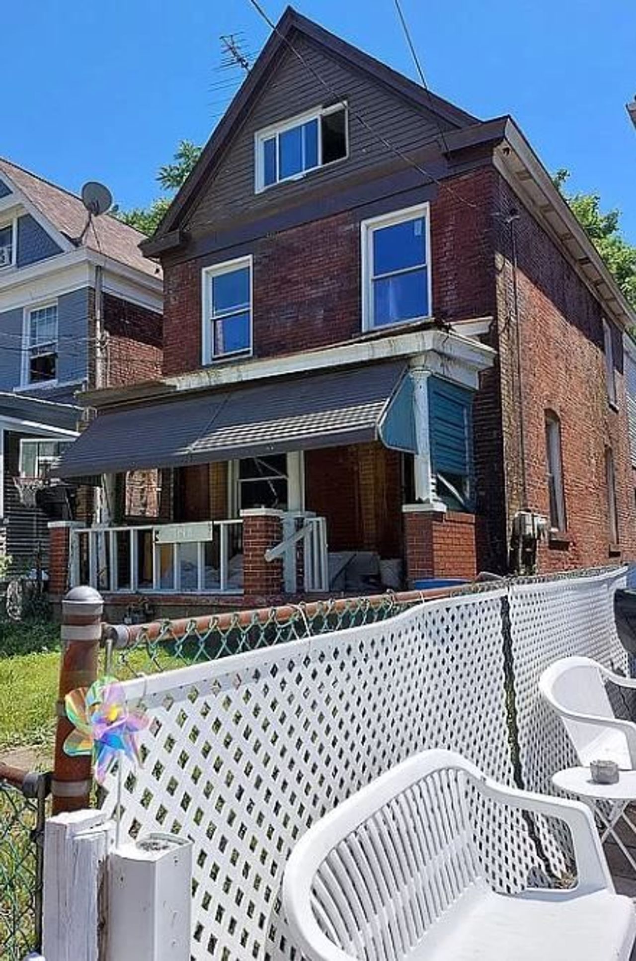 listing, photo 1