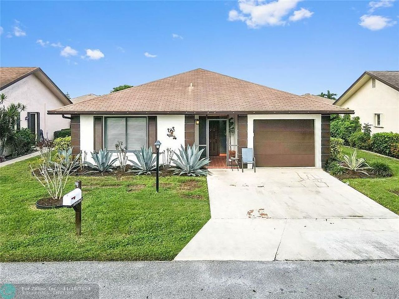 listing, photo 1
