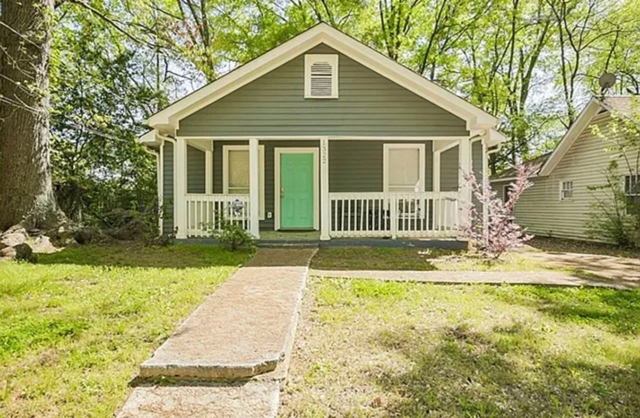 listing, photo 1