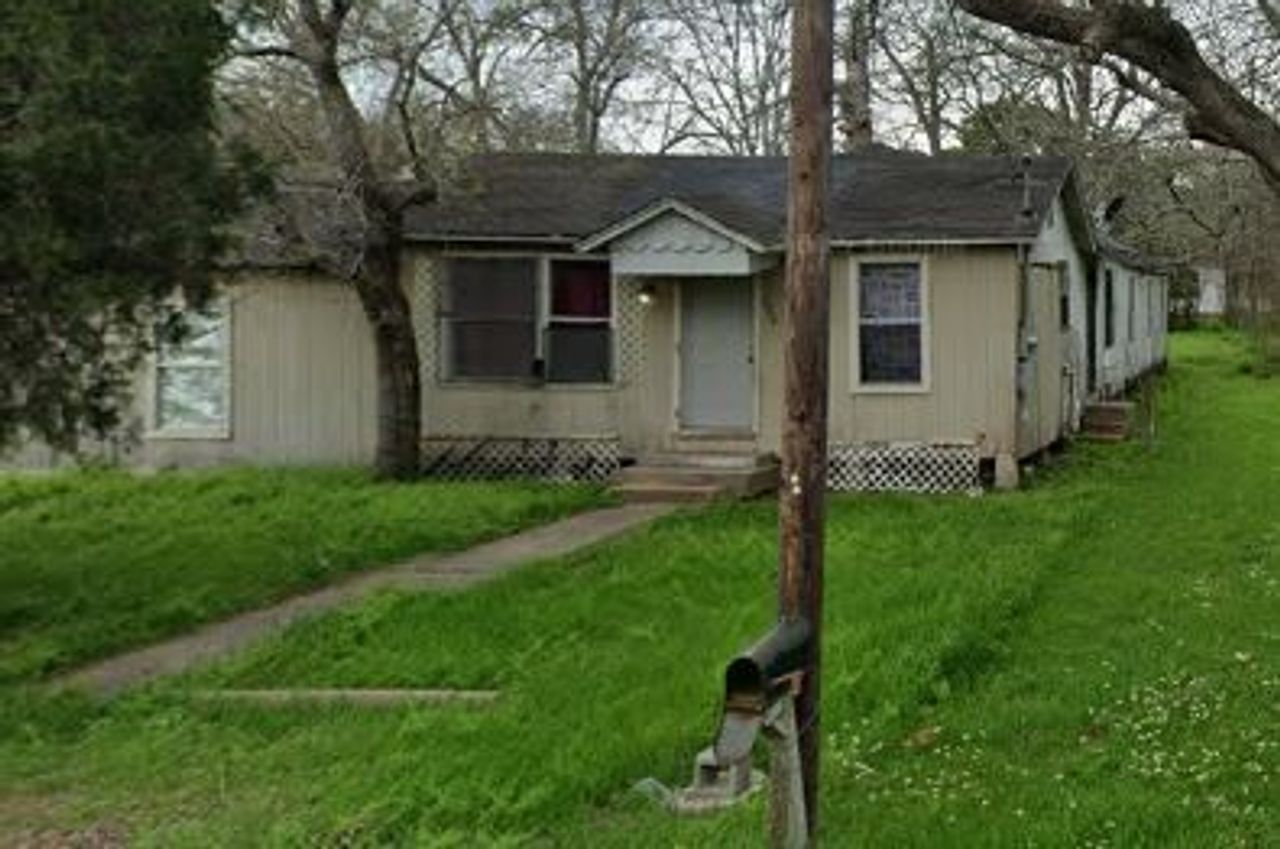 listing, photo 1