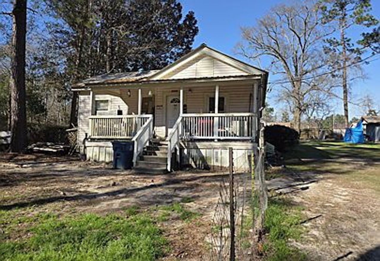 listing, photo 1