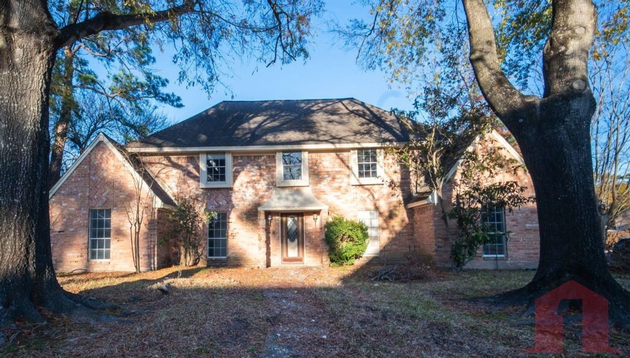 listing, photo 1