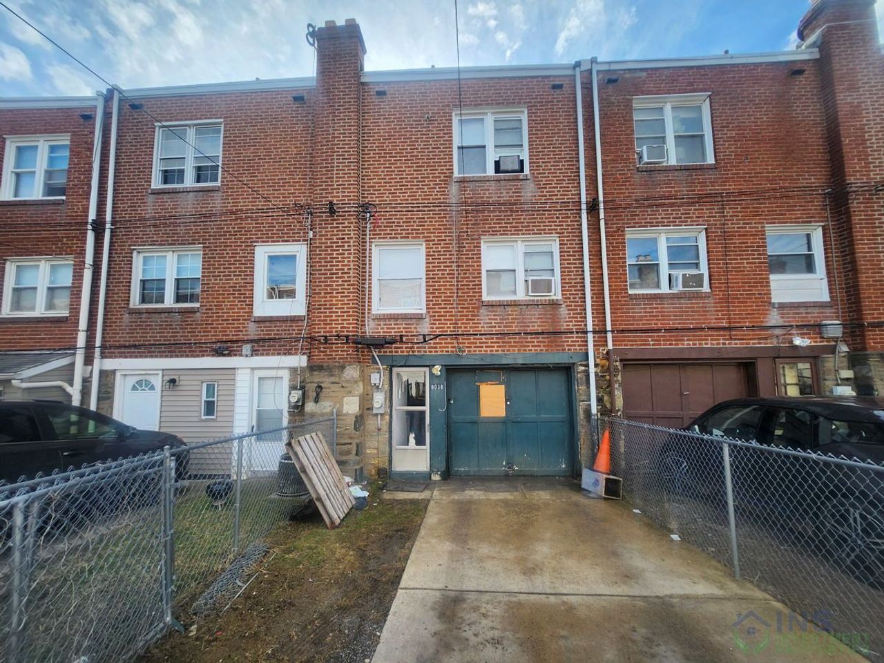 listing, photo 1