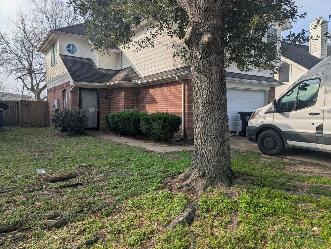 listing, photo 1