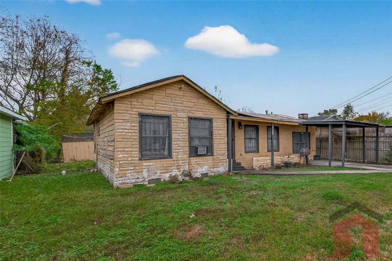 listing, photo 1