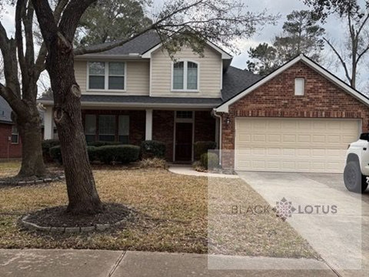 listing, photo 1