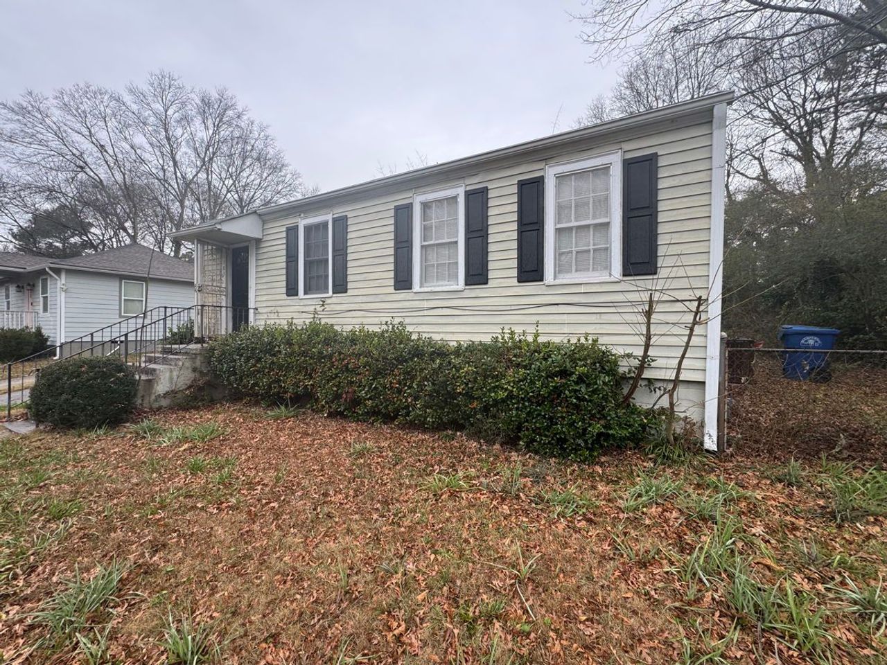 listing, photo 1