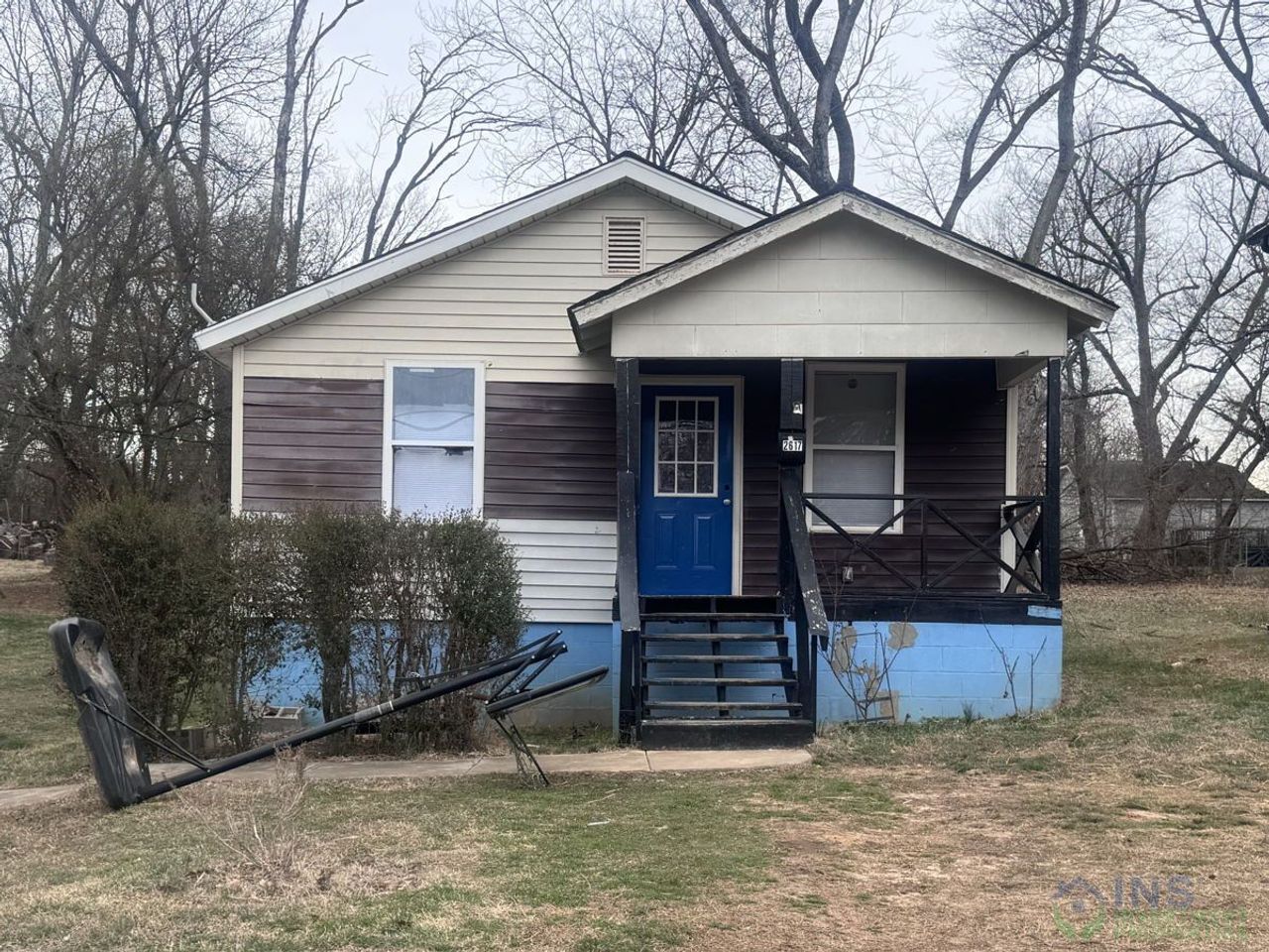 listing, photo 1