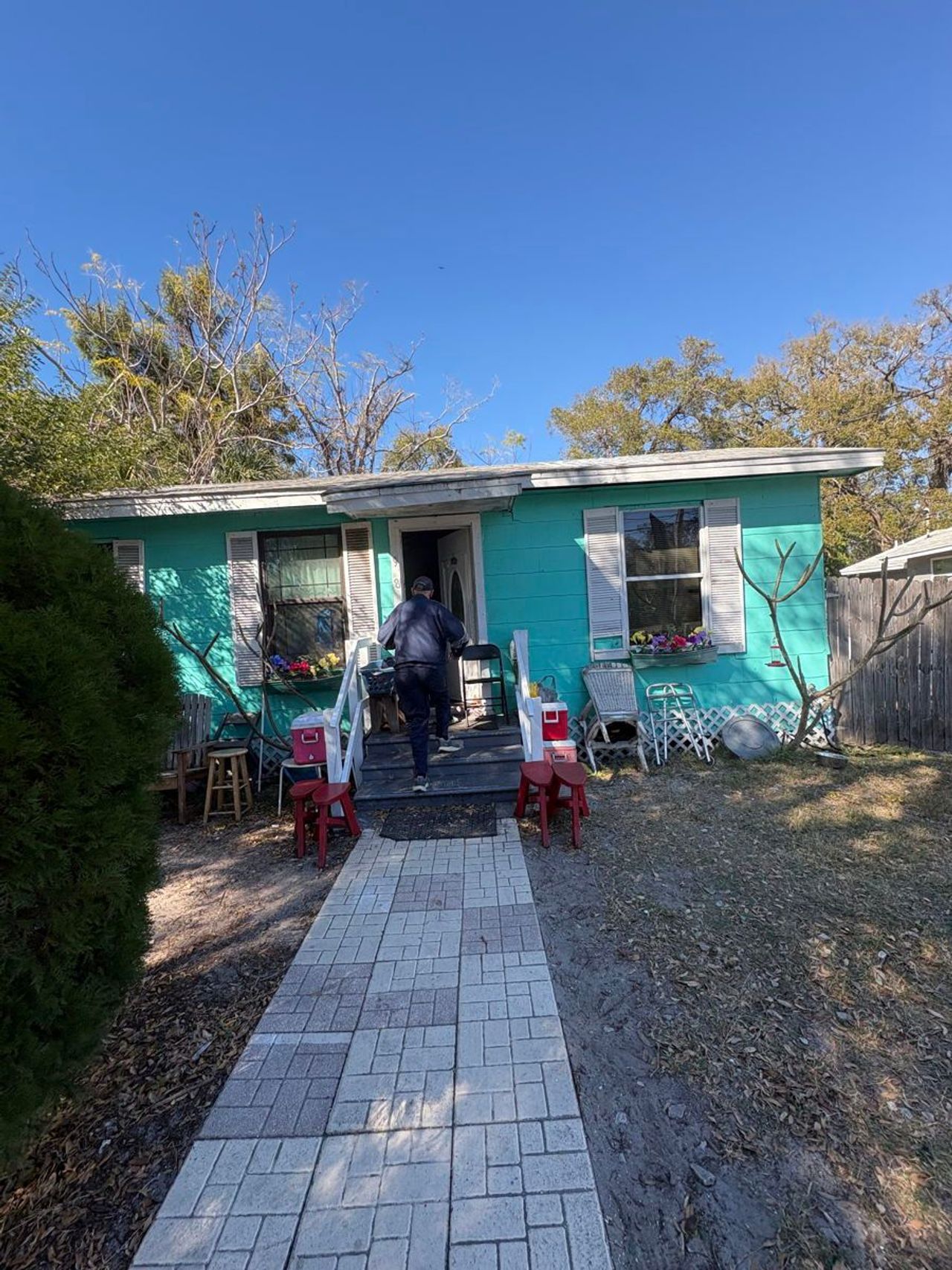 listing, photo 1
