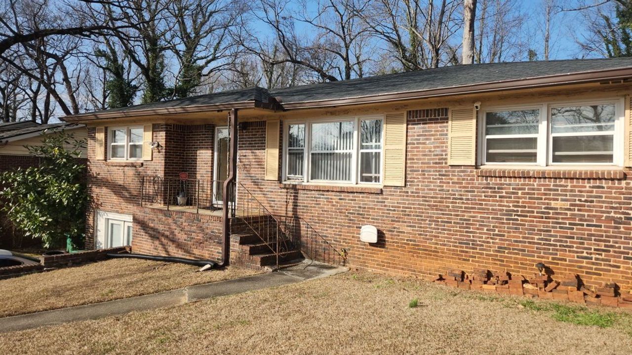 listing, photo 1