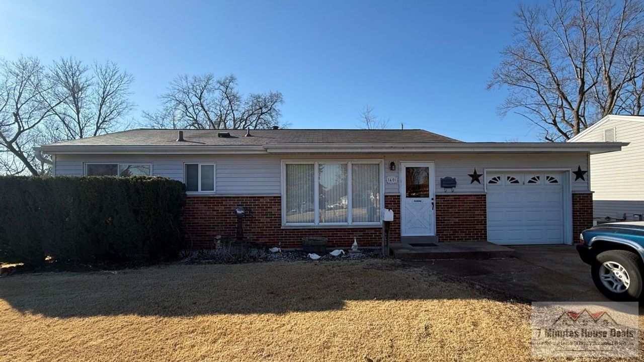 listing, photo 1