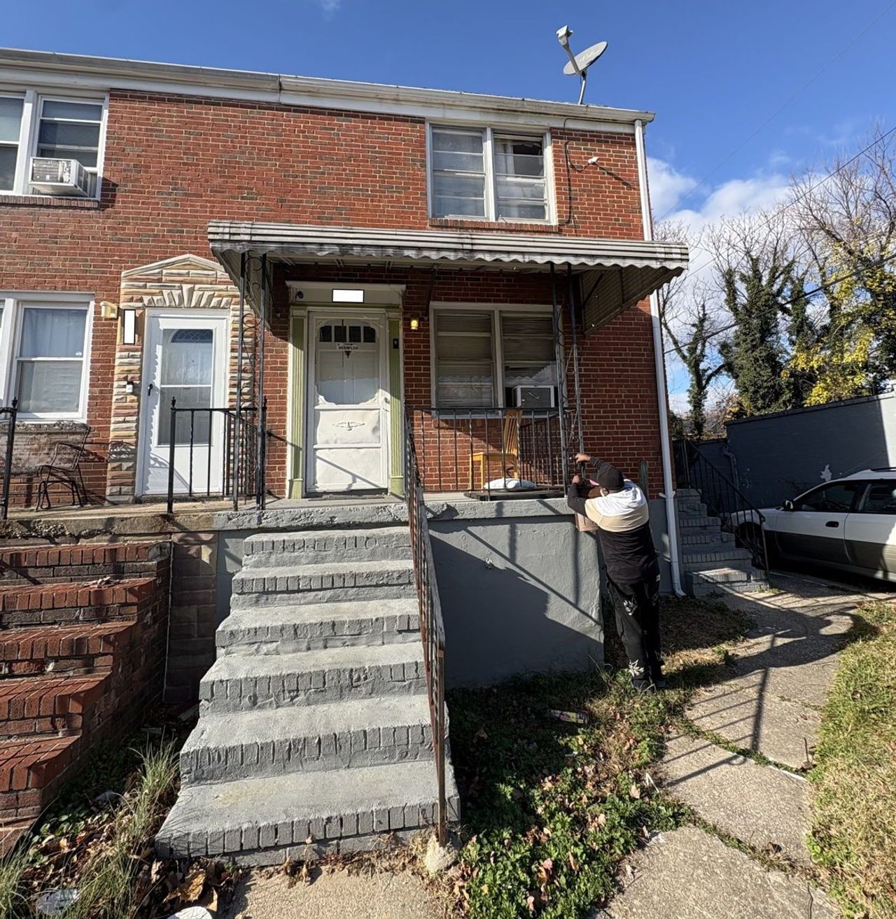 listing, photo 1