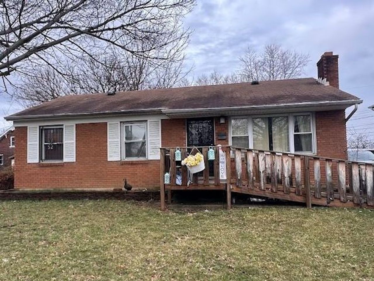 listing, photo 1