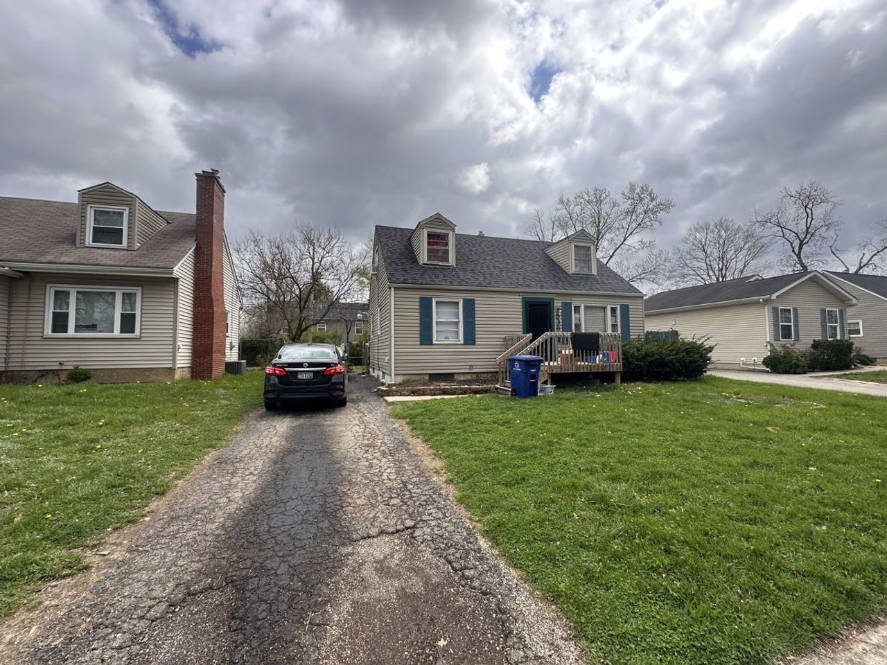 listing, photo 1