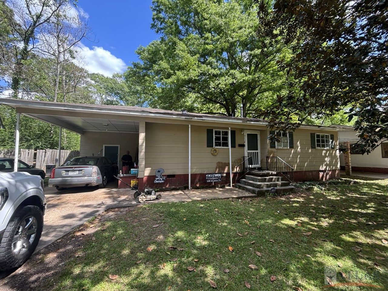 listing, photo 1