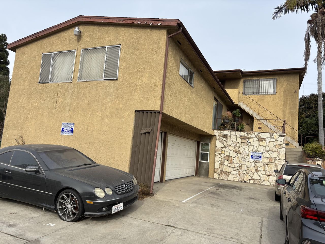 listing, photo 1