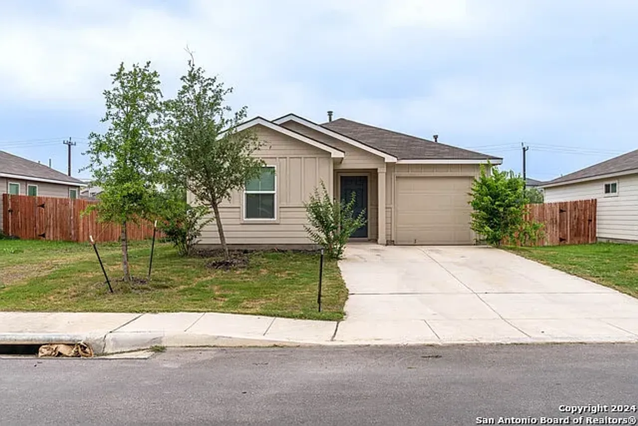 listing, photo 1
