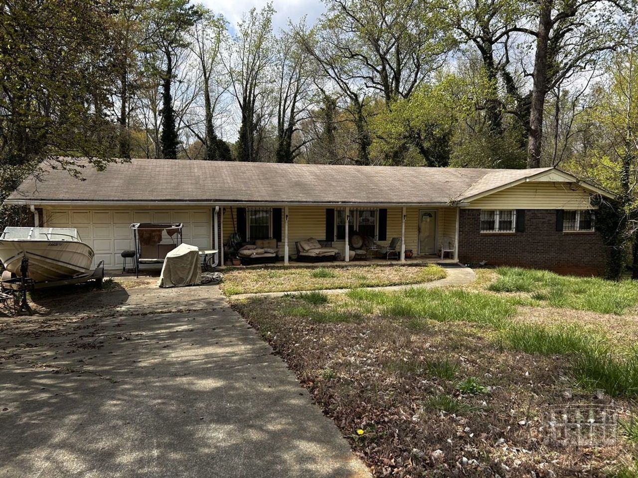 listing, photo 1